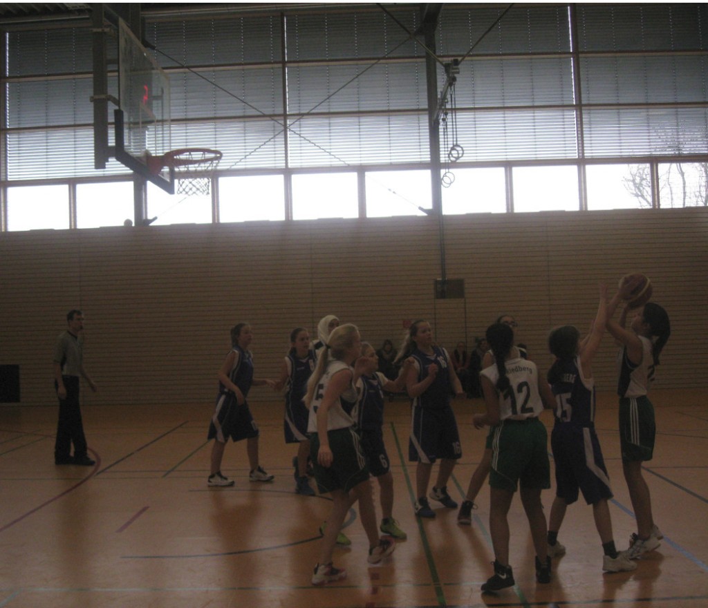 WU13-1 Basketball